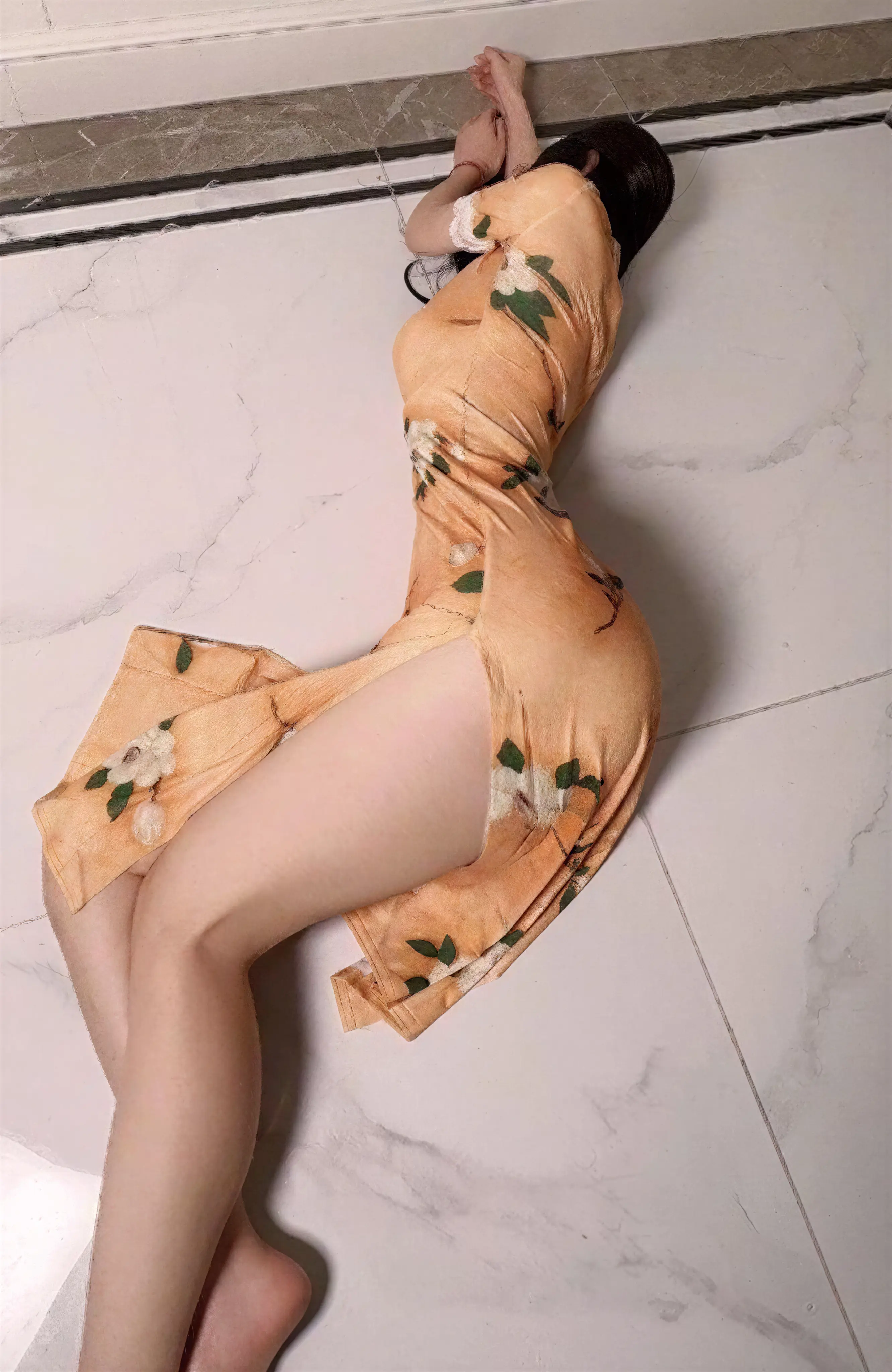 陈妮妮UNI – 旗袍开叉长裙 11P